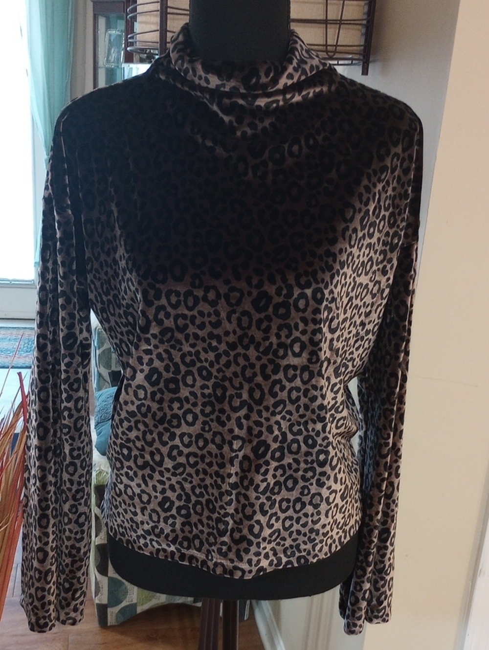 Leopard Velvet Mock Neck Top - Black/Tan
